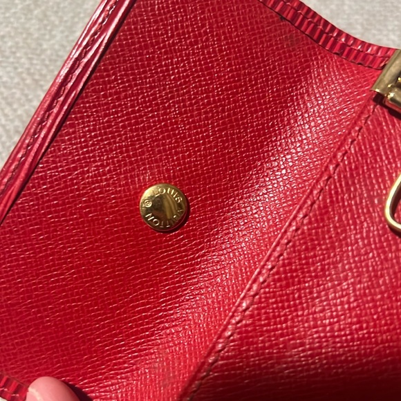 Authentic Louis Vuitton EPI Red key holder CA0968 - Picture 11 of 15